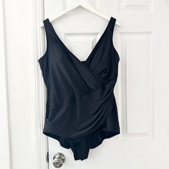Miraclesuit Plus 81888W Black Faux Wrap One Piece Essential Bathing Suit 24W - Picture 2 of 9
